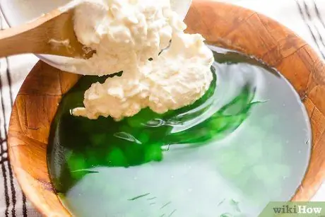 Приготовить салат с желе Шаг 10