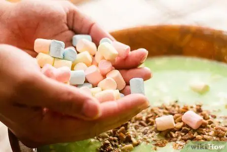 Приготовить салат с желе Шаг 12