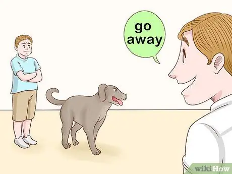 Помогите собаке преодолеть страх перед детьми Шаг 10