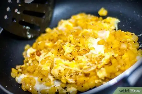 Приготовьте блюдо из картофеля, спагетти и яиц Шаг 10