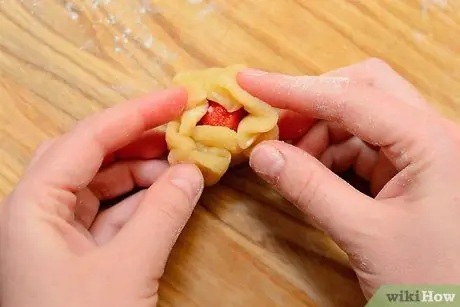 Приготовить клубничный моти (дайфуку) Шаг 8