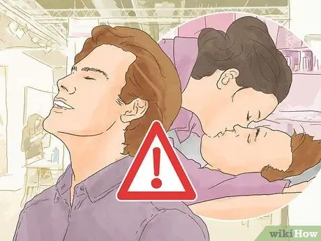 Наберитесь смелости поговорить с девушкой Шаг 8