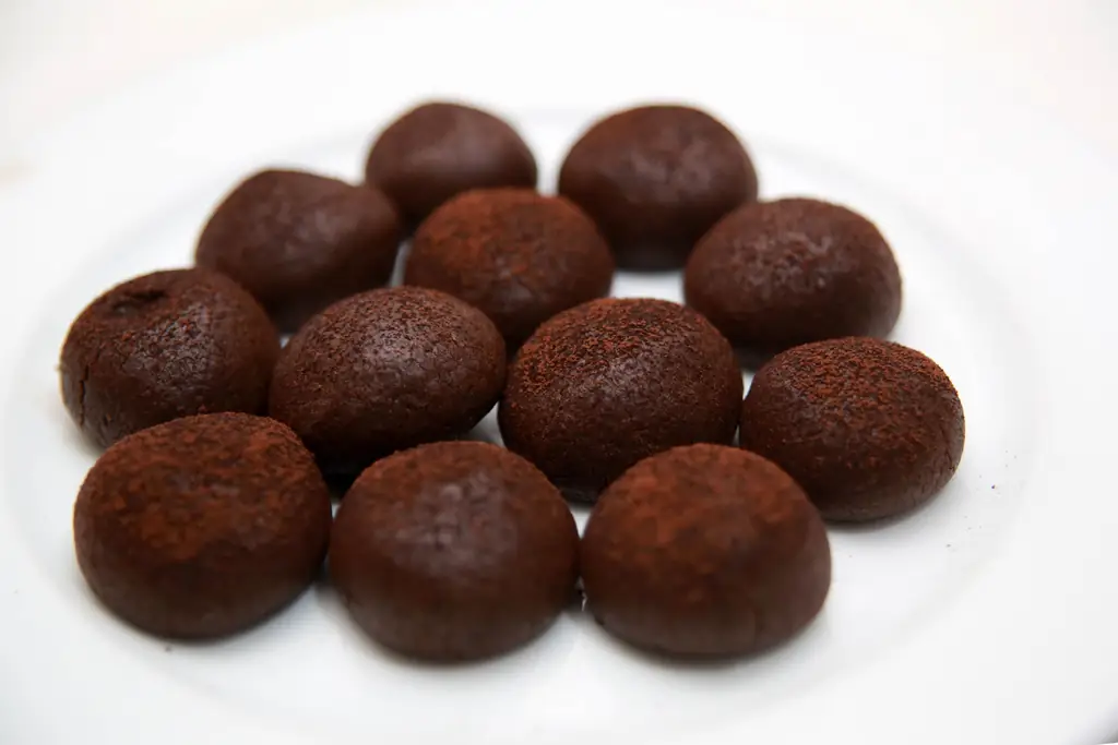 3 способа приготовить шоколадное песочное печенье