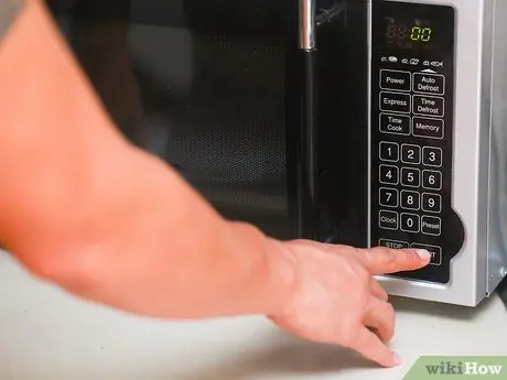 Приготовить хот-дог в микроволновой печи. Шаг 4