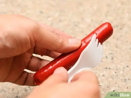 Сварить хот-дог в микроволновой печи Шаг 1