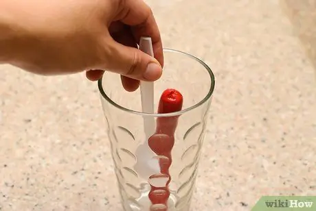 Сварить хот-дог в микроволновке, шаг 2