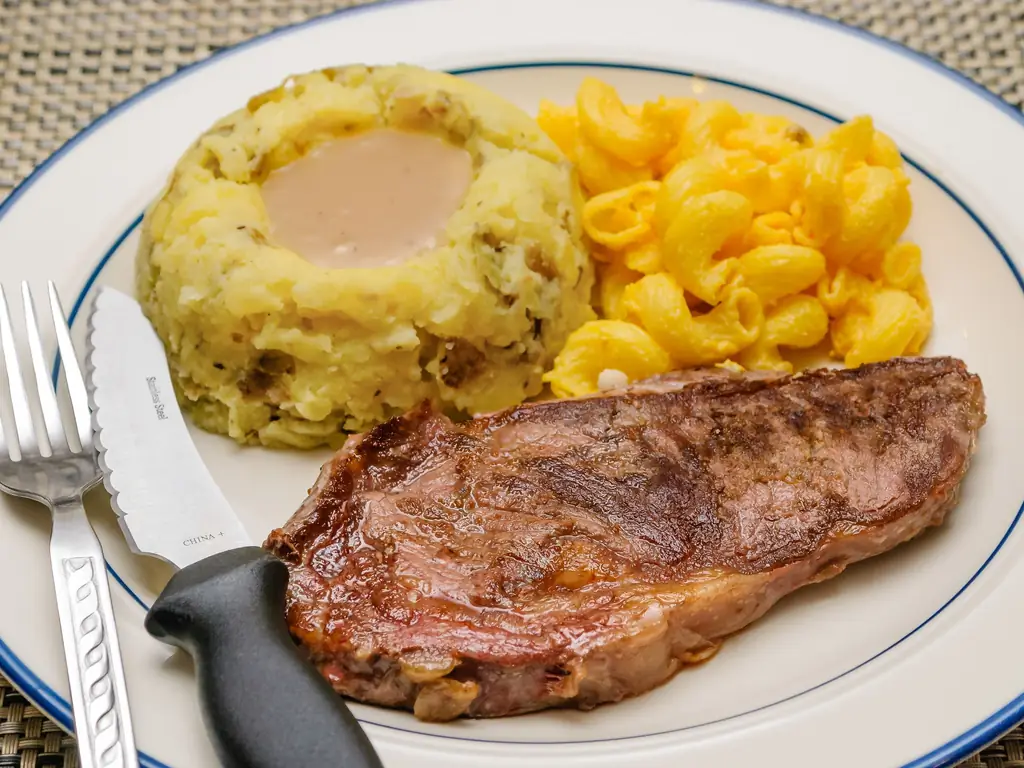 4 способа приготовить стейк из Нью-Йорка