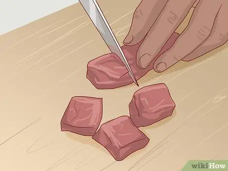 Выберите кусок мяса для рагу Шаг 5