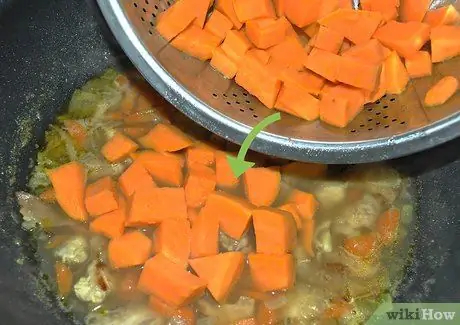 Приготовить рагу из курицы и сладкого картофеля Шаг 10