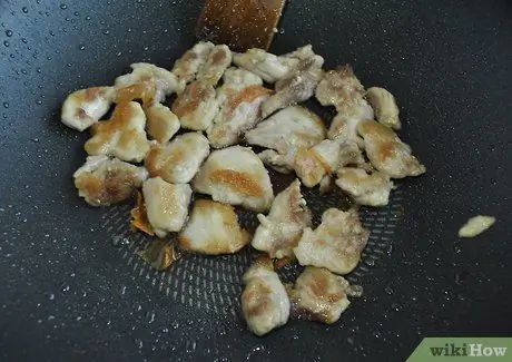 Приготовить рагу из курицы и сладкого картофеля Шаг 6