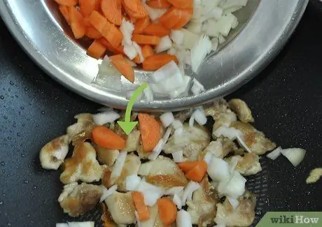 Приготовить рагу из курицы и сладкого картофеля Шаг 7