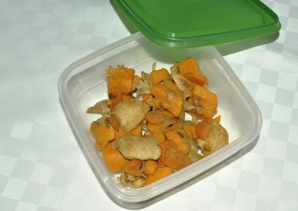 Как приготовить рагу из курицы и сладкого картофеля: 14 шагов