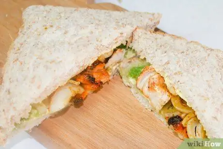 Приготовить сэндвич с курицей и тиккой Шаг 14