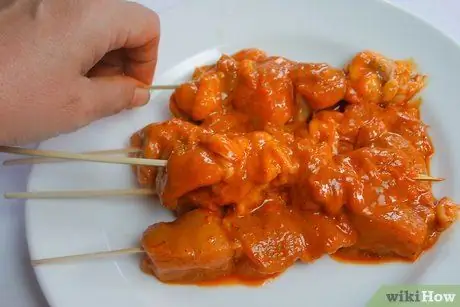 Приготовить сэндвич с курицей и тиккой Шаг 3