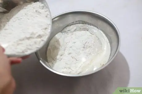 Приготовить палочки для рулетов с корицей Шаг 4