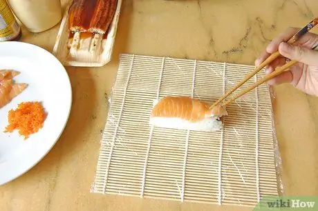 Сделать рулон динамита Шаг 8