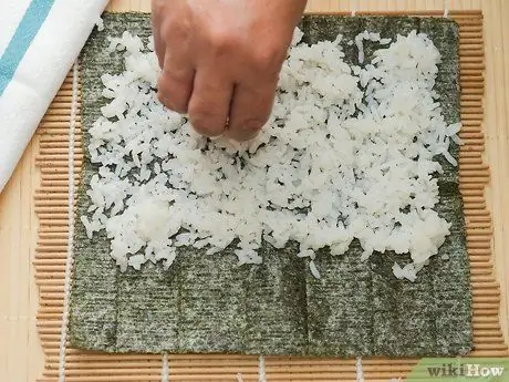 Приготовить суши с лобстером Шаг 8