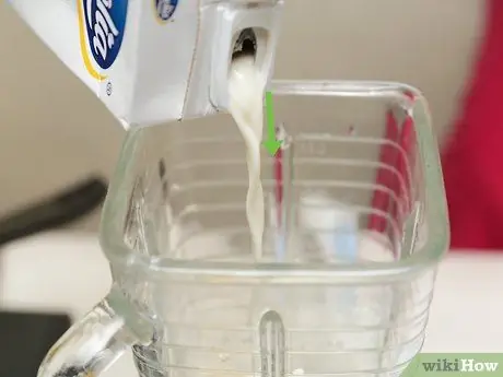 Приготовить шоколадно-банановый молочный коктейль Шаг 3