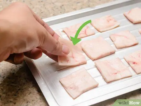 Приготовить свиные шкуры Шаг 5