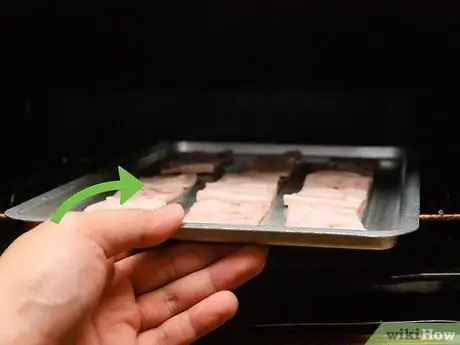 Приготовить свиные шкуры Шаг 6