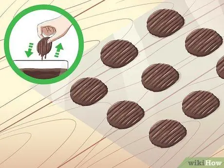 Готовьте с оставшимися картофельными чипсами Шаг 4