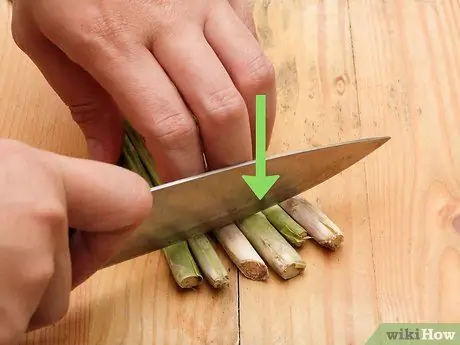 Приготовьте бритую спаржу Шаг 1