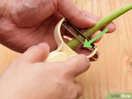 Приготовьте бритую спаржу Шаг 2