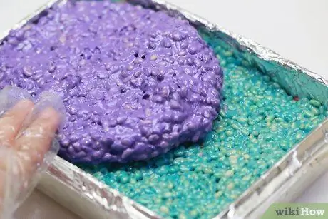 Приготовить лакомство для криспи из слоеного риса Шаг 6