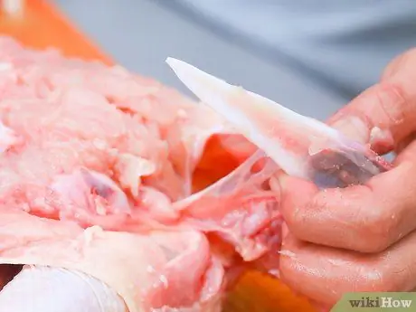 Нарезать курицу на кости Шаг 9