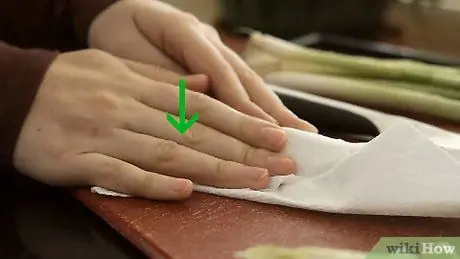 Нарезать зеленый лук Шаг 7