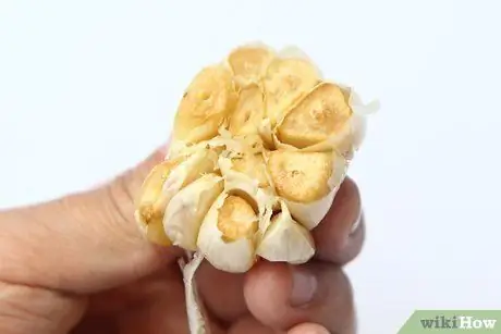 Хранить жареный чеснок Шаг 4