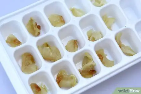 Хранить жареный чеснок Шаг 5