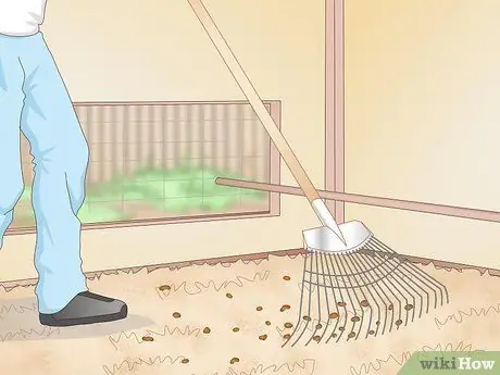 Угостить шмеля у кур Шаг 10