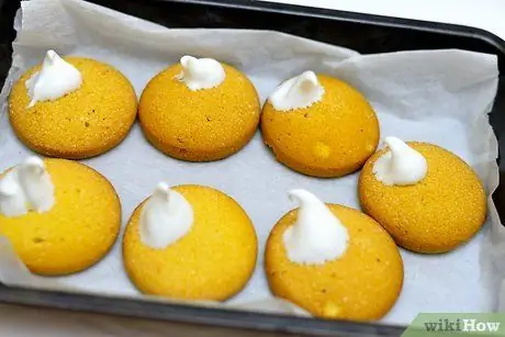 Приготовить расплавленное печенье снеговиков Шаг 6