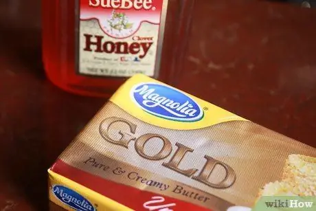 Приготовить медовое масло, шаг 1