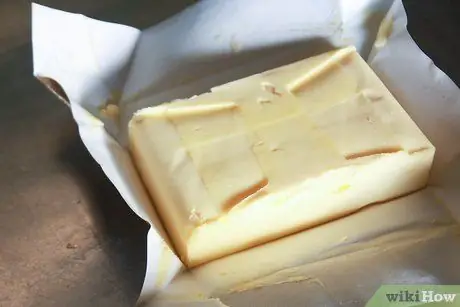 Приготовить медовое масло, шаг 2