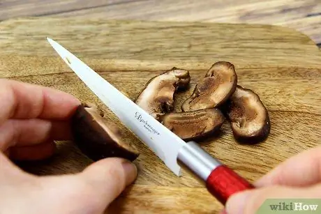 Приготовить грибы шиитаке, шаг 4