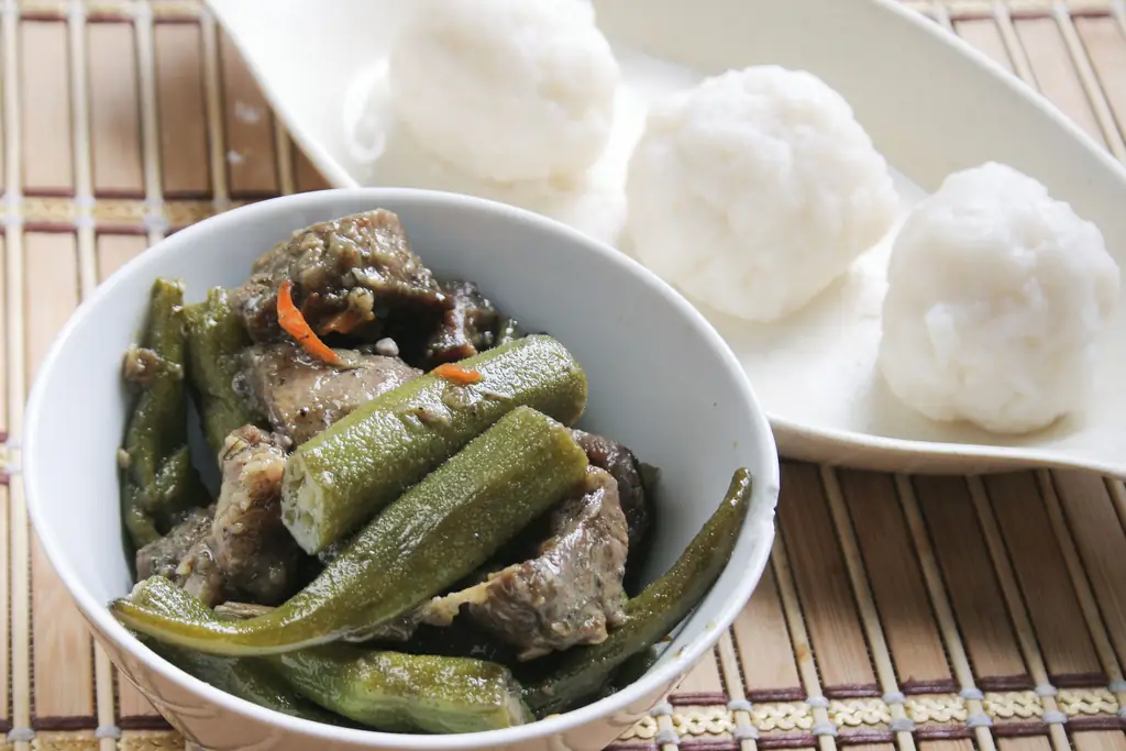 Как приготовить западноафриканскую бамию и суп фуфу: 13 шагов