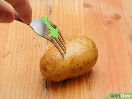 Запекать красновато-коричневый картофель Шаг 4