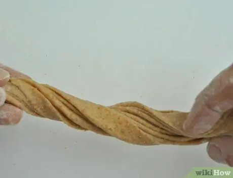 Сделайте Лачха Паратху Шаг 8