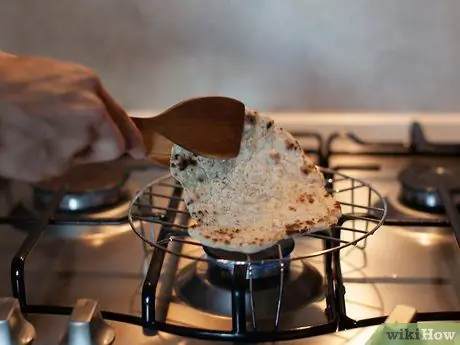 Сделайте Jowar Roti, шаг 15