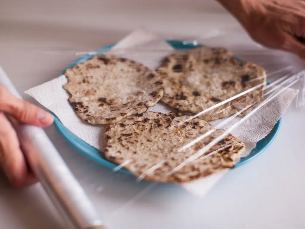 Как приготовить Джовар Роти (с изображениями)