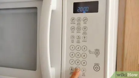 Приготовьте печеный картофель на плите Шаг 6