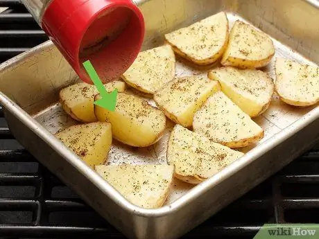 Приготовить жареный картофель на гриле Шаг 11