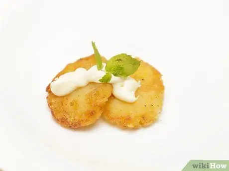 Приготовить картофельные котлеты Шаг 8