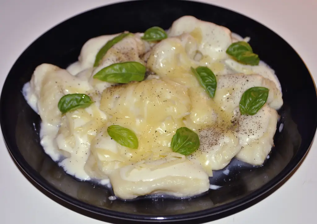 Как превратить картофельное пюре в ньокки: 12 шагов (с иллюстрациями)