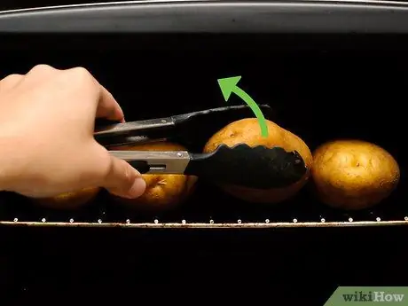 Приготовьте дважды запеченный молодой картофель Шаг 3