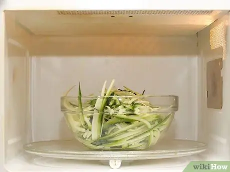 Приготовить суп Zoodle Шаг 6