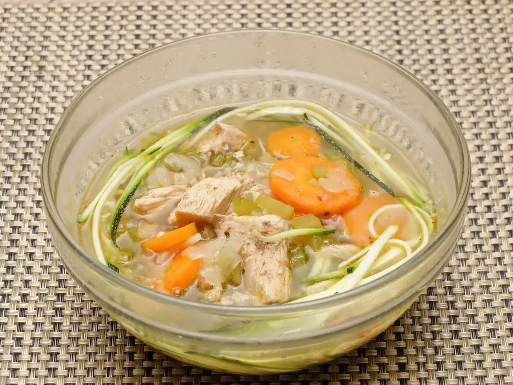 Как приготовить суп Zoodle: 14 шагов (с изображениями)