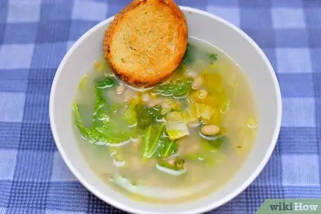 Приготовьте эскарол и фасолевый суп, шаг 6